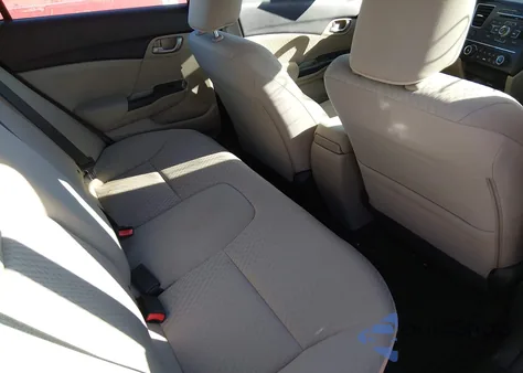 2015 Honda Civic Lx z USA, uszkodzony, nr VIN 19XFB2F53FE271900